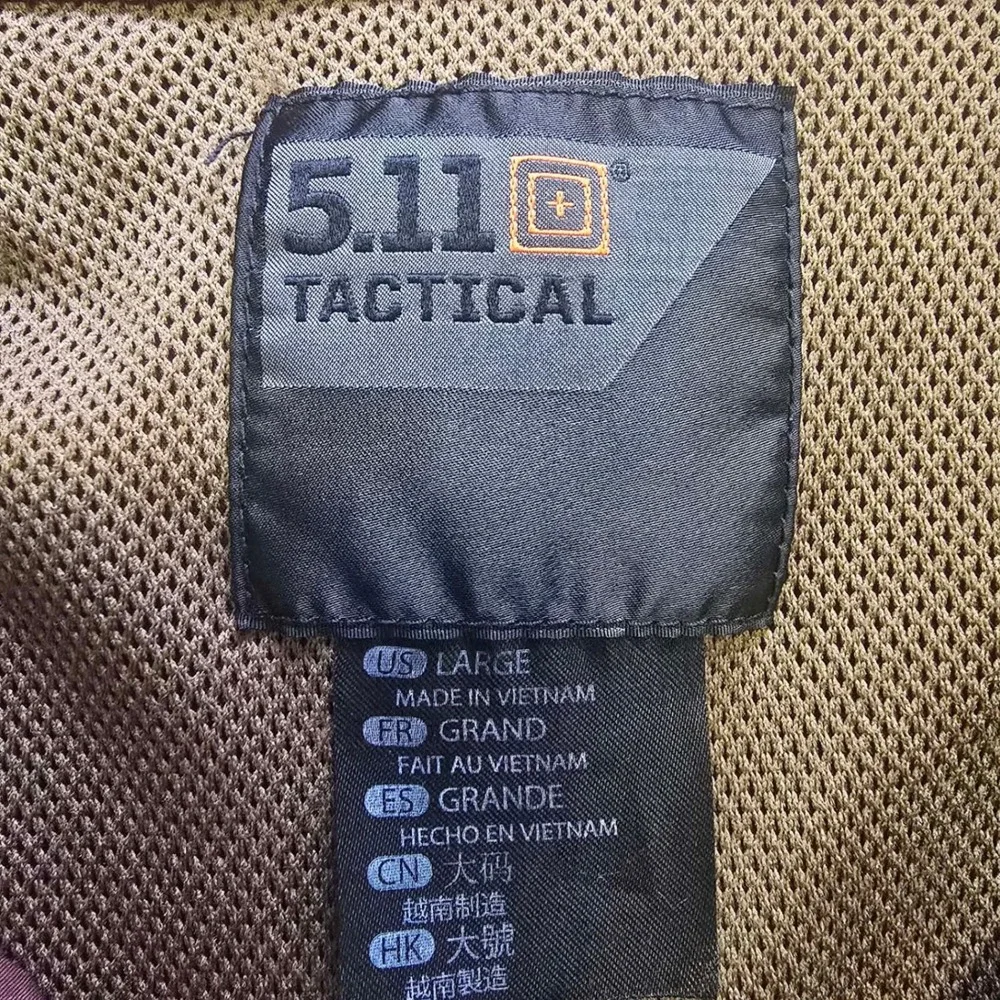 5.11 Tactical Mens Large Maroon Pineapple Print Short Sleeve Button Up Shirt - Picture 4 of 7